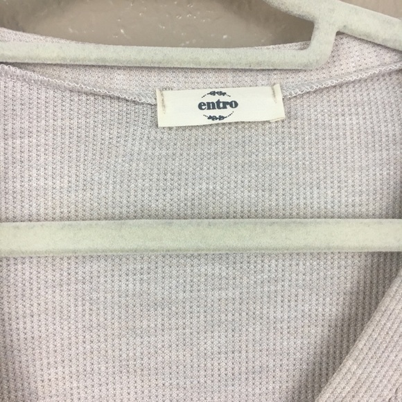 Entro long sleeve button front size medium - Picture 5 of 5